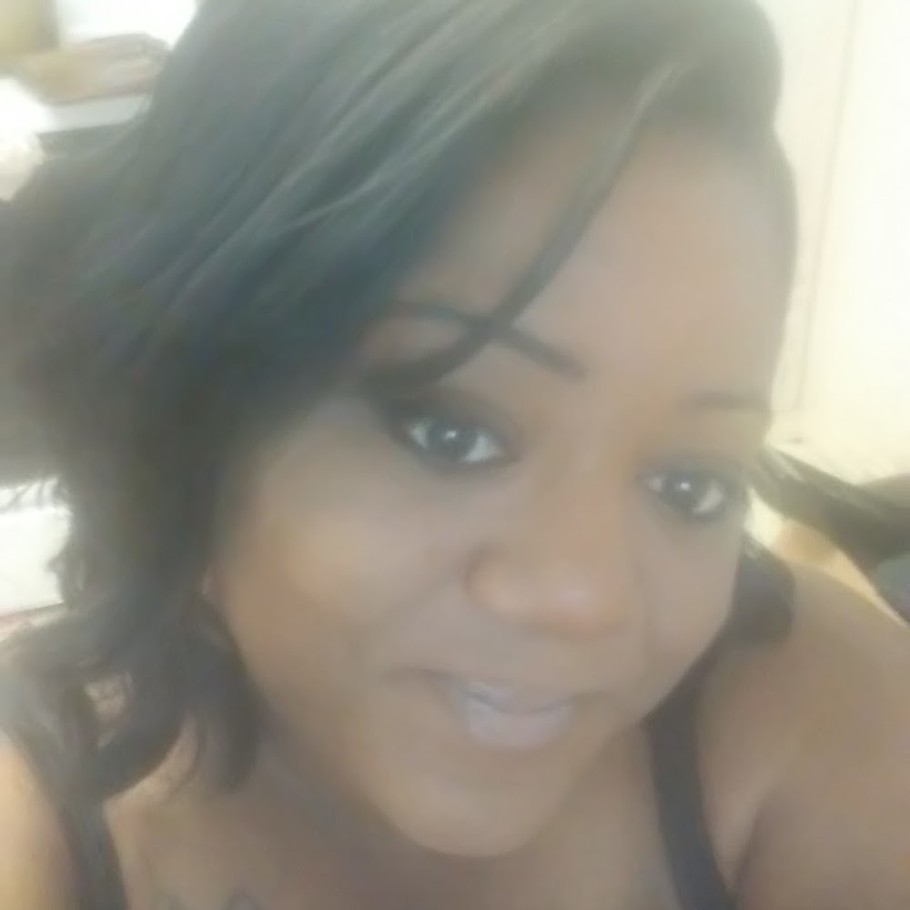 Meet your Posher, Esha